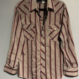 Wrangler Men's Gray and Red Striped Button Down Shirt
